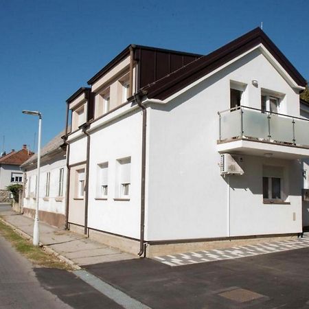 Apartmani Oaza Дарувар Номер фото